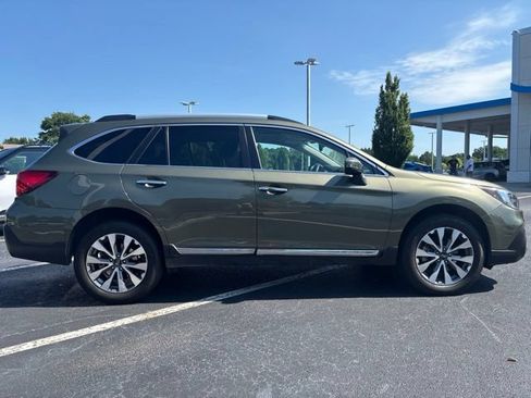 Used 2019 Subaru Outback 3.6R Touring w/ Popular Package #3A AWD/4WD image 4