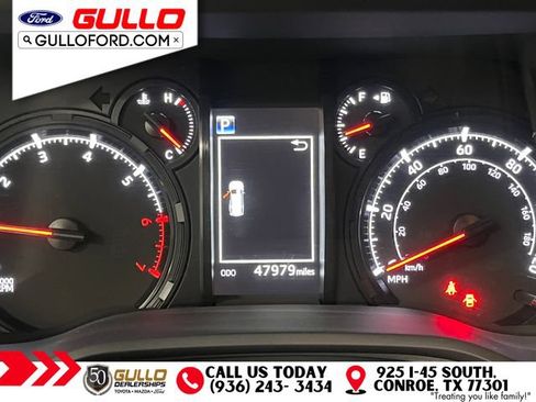 Used 2022 Toyota 4Runner SR5 Premium w/ Moonroof Package AWD/4WD image 24