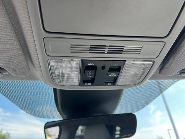 Used 2024 Honda Odyssey EX-L image 23