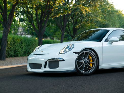 Used 2015 Porsche 911 GT3 RWD image 17