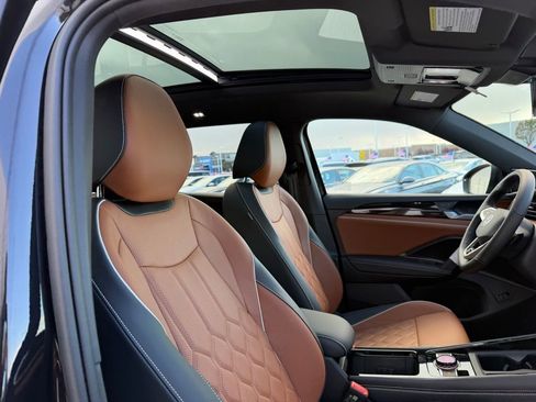 New 2026 Volkswagen Tiguan SEL R-Line AWD/4WD image 24