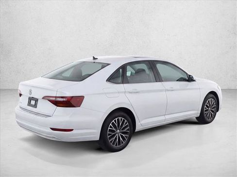 Used 2019 Volkswagen Jetta SE w/ Cold Weather Package image 7