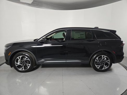 New 2026 Lincoln Nautilus Premier image 8