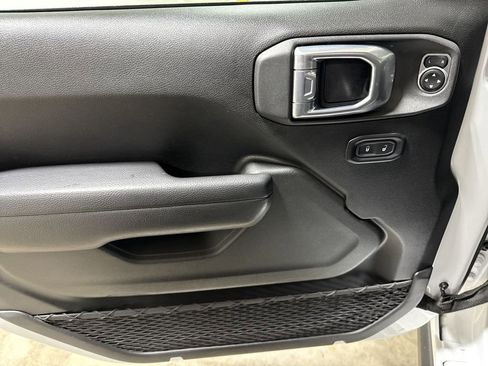 Used 2024 Jeep Wrangler Rubicon image 20