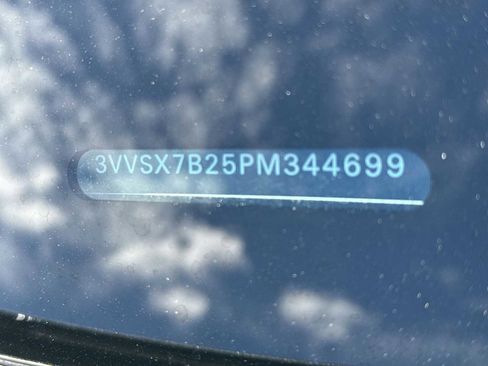 Used 2023 Volkswagen Taos SE w/ Black Wheel Package image 30