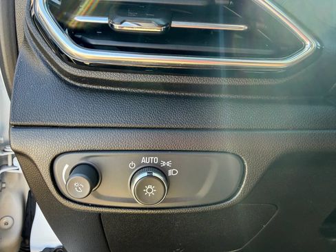 Used 2022 Chevrolet Bolt LT FWD image 13