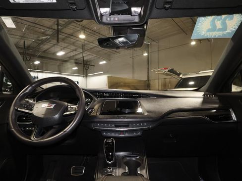 Used 2022 Cadillac XT4 Sport w/ Comfort Package AWD/4WD image 29