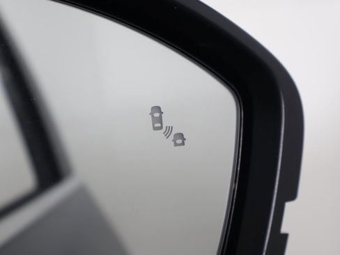 Used 2024 Nissan Pathfinder S image 35