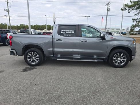 Used 2022 Chevrolet Silverado 1500 LT w/ Z71 Off-Road Package image 6