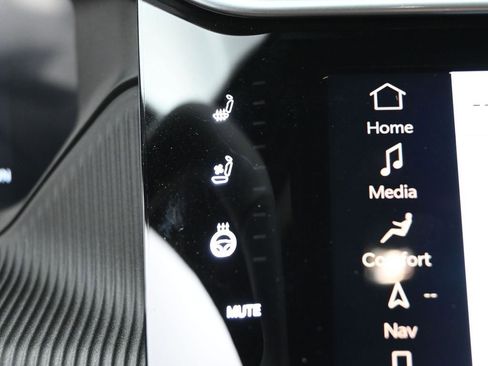 New 2026 Jeep Cherokee Overland w/ Advanced Pro Tech Group AWD/4WD image 35