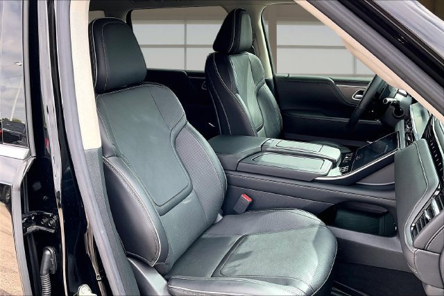 Used 2025 INFINITI QX80 Luxe w/ Exterior Package RWD image 7