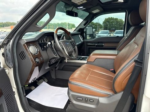 Used 2016 Ford F250 Platinum w/ FX4 Off-Road Package AWD/4WD image 24