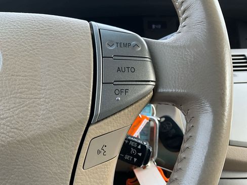 Used 2006 Toyota Avalon XLS image 22