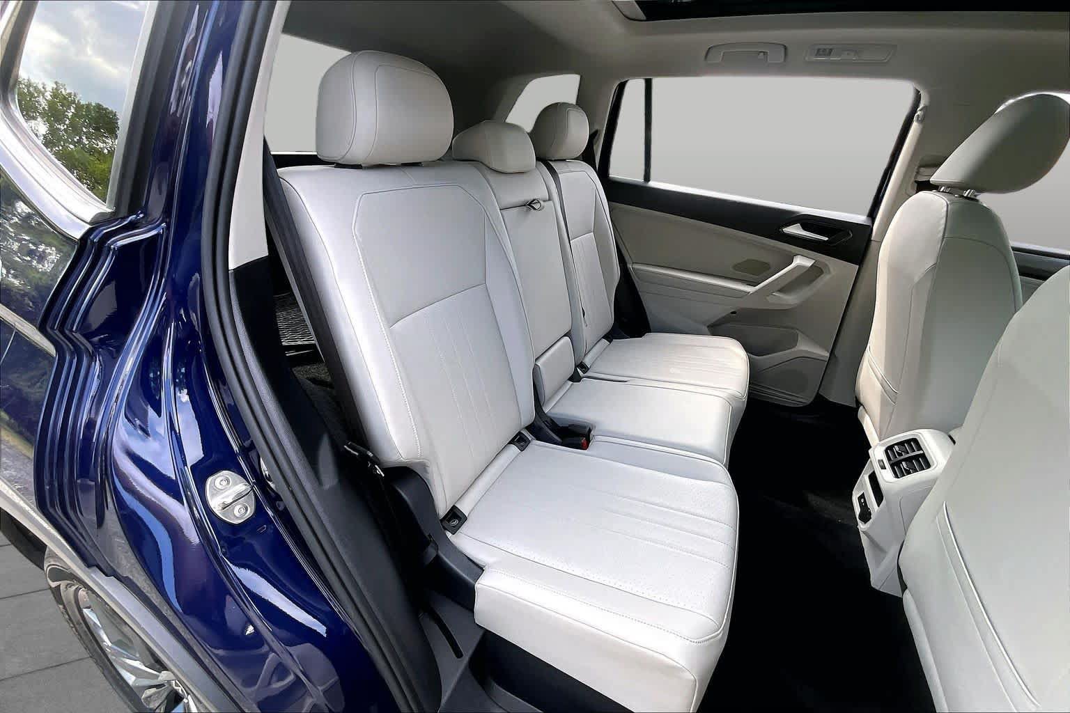 Used 2022 Volkswagen Tiguan SE AWD/4WD image 21