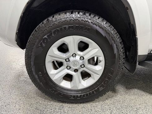 Used 2014 Toyota 4Runner SR5 image 27