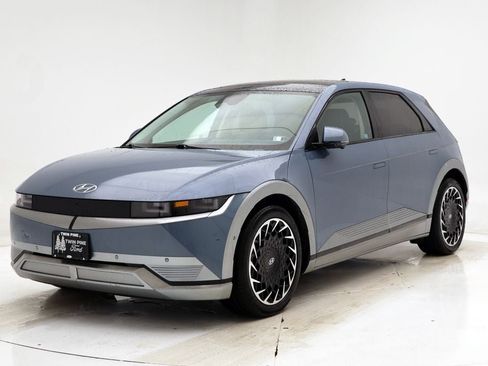 Used 2023 Hyundai Ioniq 5 Limited w/ Cargo Package image 2