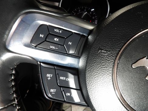 Used 2022 Ford Mustang Premium RWD image 25