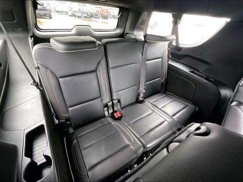 Used 2021 Chevrolet Suburban Premier w/ Premium Package RWD image 40