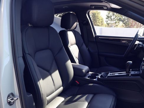 New 2026 Porsche Macan S image 25