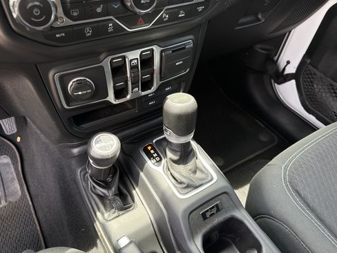Used 2021 Jeep Wrangler Unlimited Sport AWD/4WD image 28