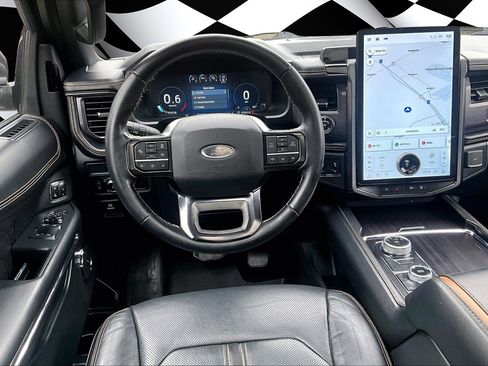 Certified 2022 Ford Expedition Platinum image 5