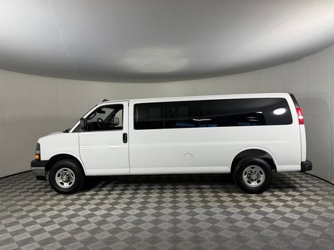 Used 2025 Chevrolet Express 3500 LT w/ LT Preferred Equipment Group RWD image 10