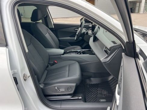 New 2026 Audi Q3 quattro 2.0T AWD/4WD image 32