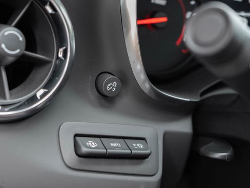 Used 2019 Chevrolet Camaro ZL1 RWD image 30