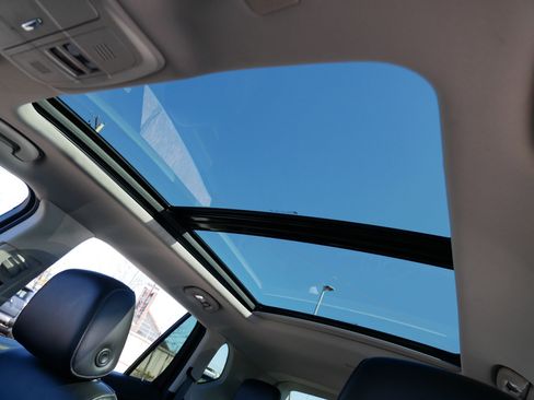 Used 2019 Buick Envision Premium w/ Driver Confidence Package image 31