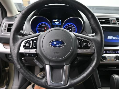 Used 2017 Subaru Outback 3.6R Touring AWD/4WD image 11
