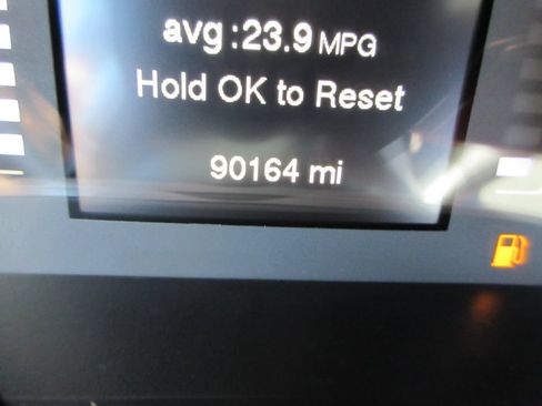 Used 2016 Jeep Cherokee Latitude w/ Comfort/Convenience Group FWD image 28