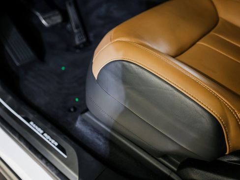 Used 2023 Land Rover Range Rover Sport SE Dynamic image 14