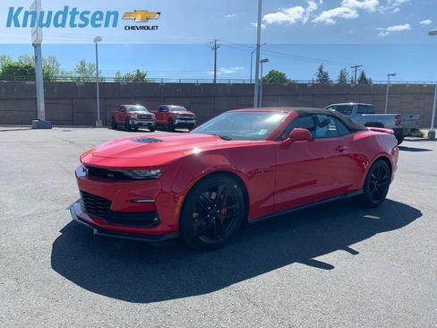 Used 2023 Chevrolet Camaro SS RWD image 3