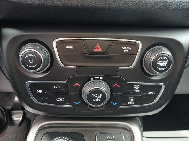 Used 2019 Jeep Compass Latitude AWD/4WD image 24
