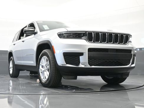 Used 2024 Jeep Grand Cherokee L Laredo image 53