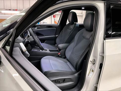 New 2026 Volkswagen Tiguan SE R-Line AWD/4WD image 11