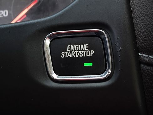 Used 2018 GMC Acadia SLT image 18