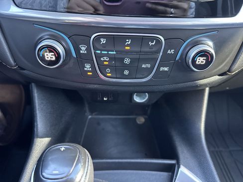 Used 2019 Chevrolet Traverse LS image 18