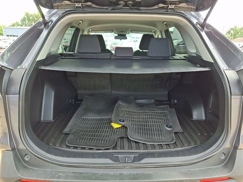 Used 2022 Toyota RAV4 LE AWD/4WD image 30