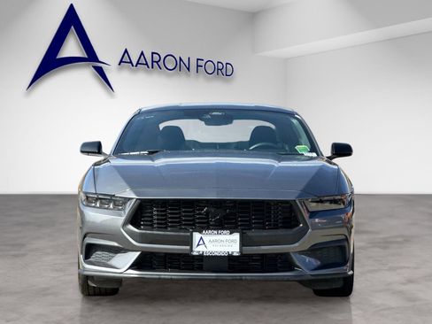 Used 2024 Ford Mustang Coupe RWD image 9