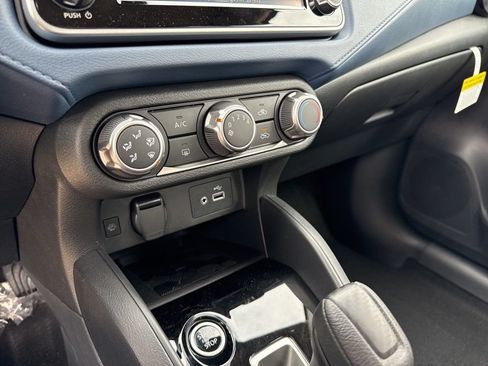 New 2025 Nissan Versa SV w/ Trunk Package FWD image 11