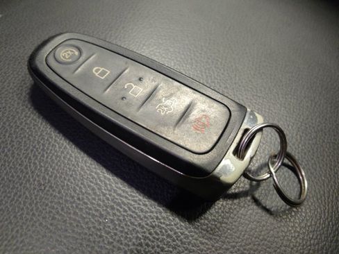 Used 2019 Ford Escape SEL AWD/4WD image 32