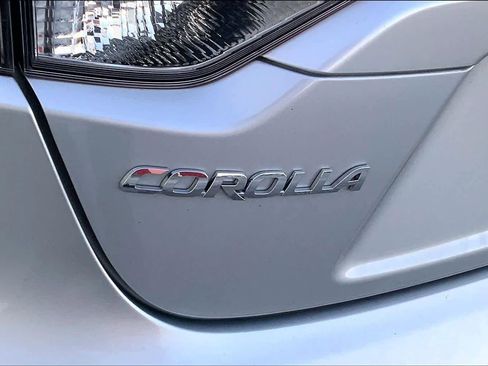 Used 2025 Toyota Corolla LE image 30