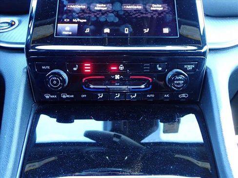 Used 2024 Jeep Grand Cherokee L Laredo image 18