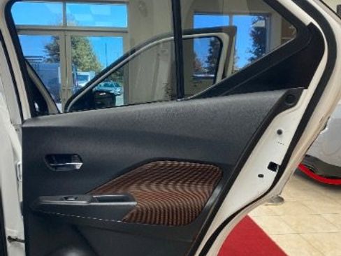 Used 2023 Nissan Kicks SR image 10