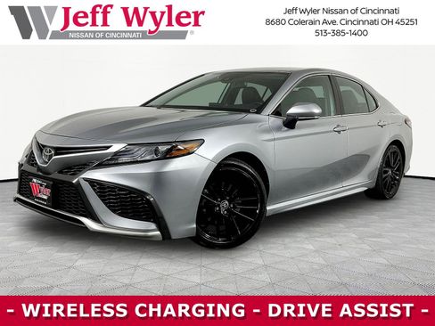Used 2023 Toyota Camry XSE FWD image 1