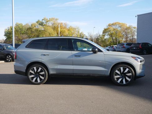New 2025 Volvo EX90 Ultra image 2