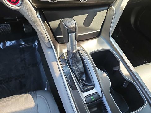 Used 2019 Honda Accord EX image 17