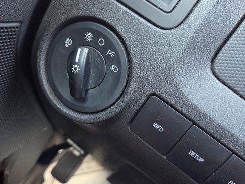 Used 2012 Ford Escape XLT image 23