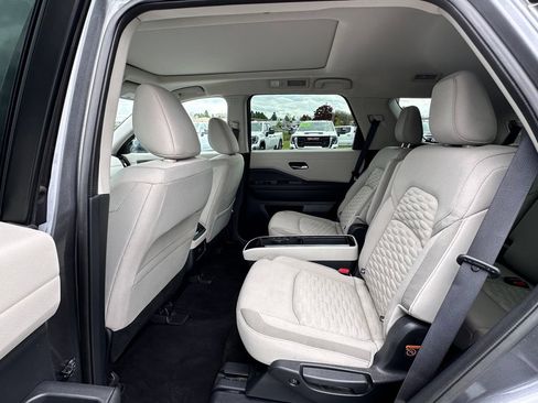 Used 2022 Nissan Pathfinder SV w/ SV Premium Package AWD/4WD image 25
